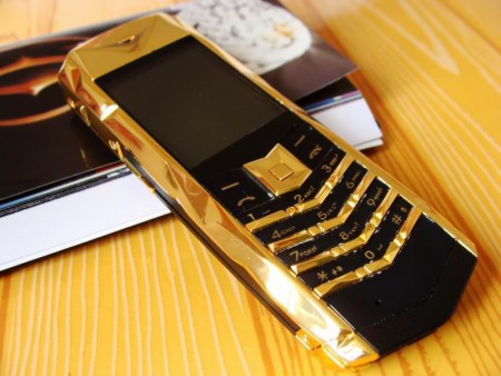 Nokia Vertu 18K Gold G750 Black Quadband cena:  220€